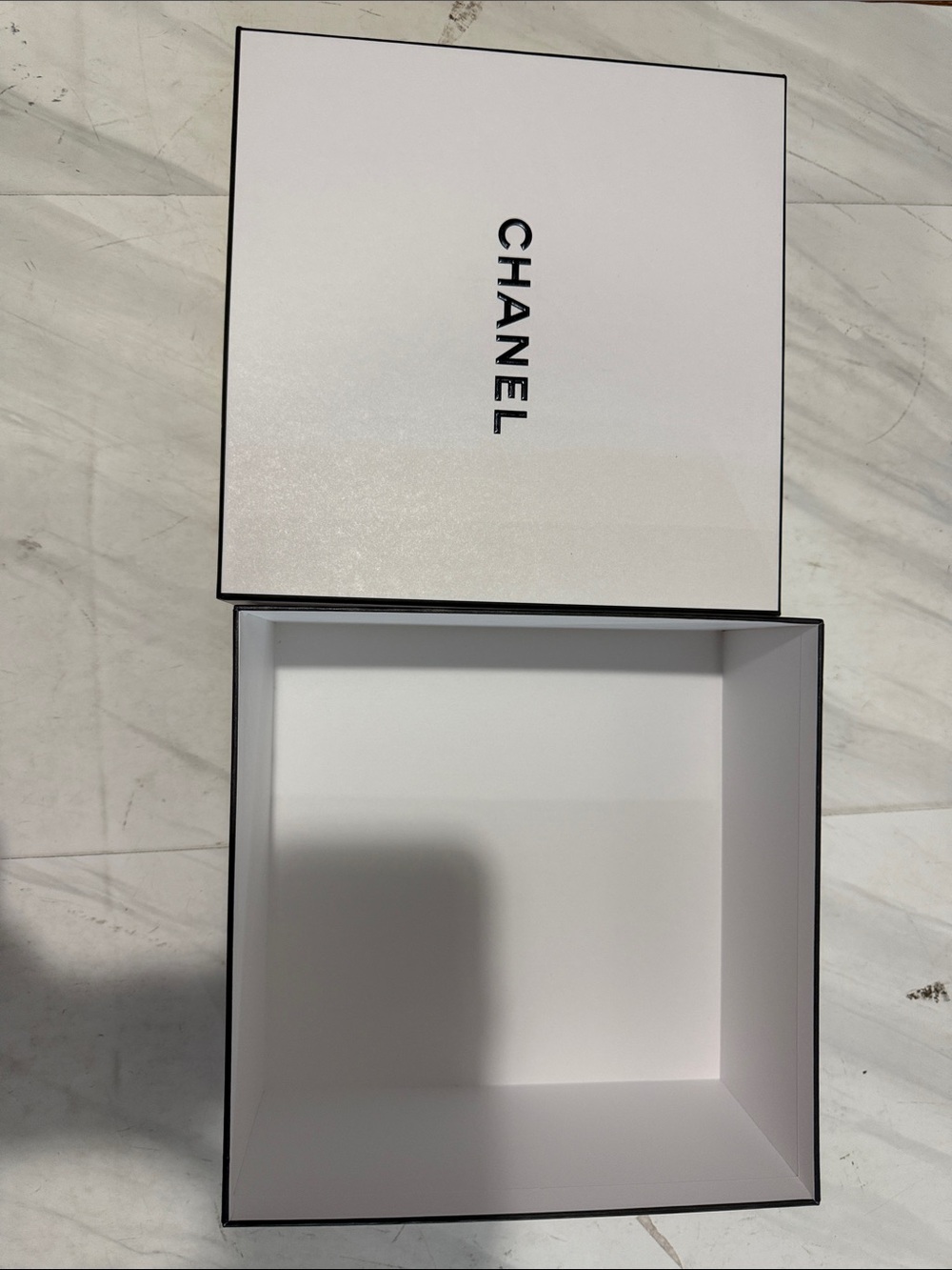 Chanel box - Picture 4 of 4